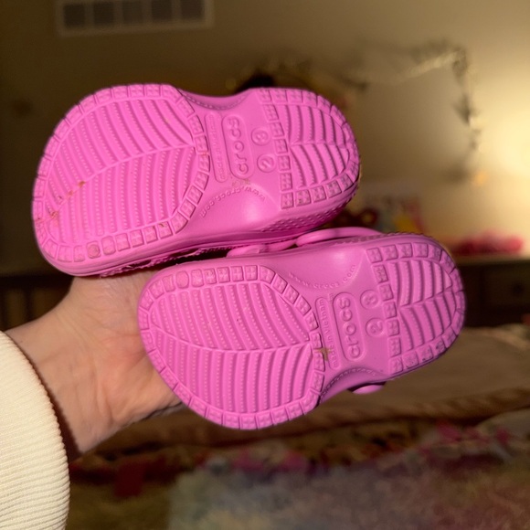 Infant crocs - worn once, new condition size 2/3 - Picture 2 of 6